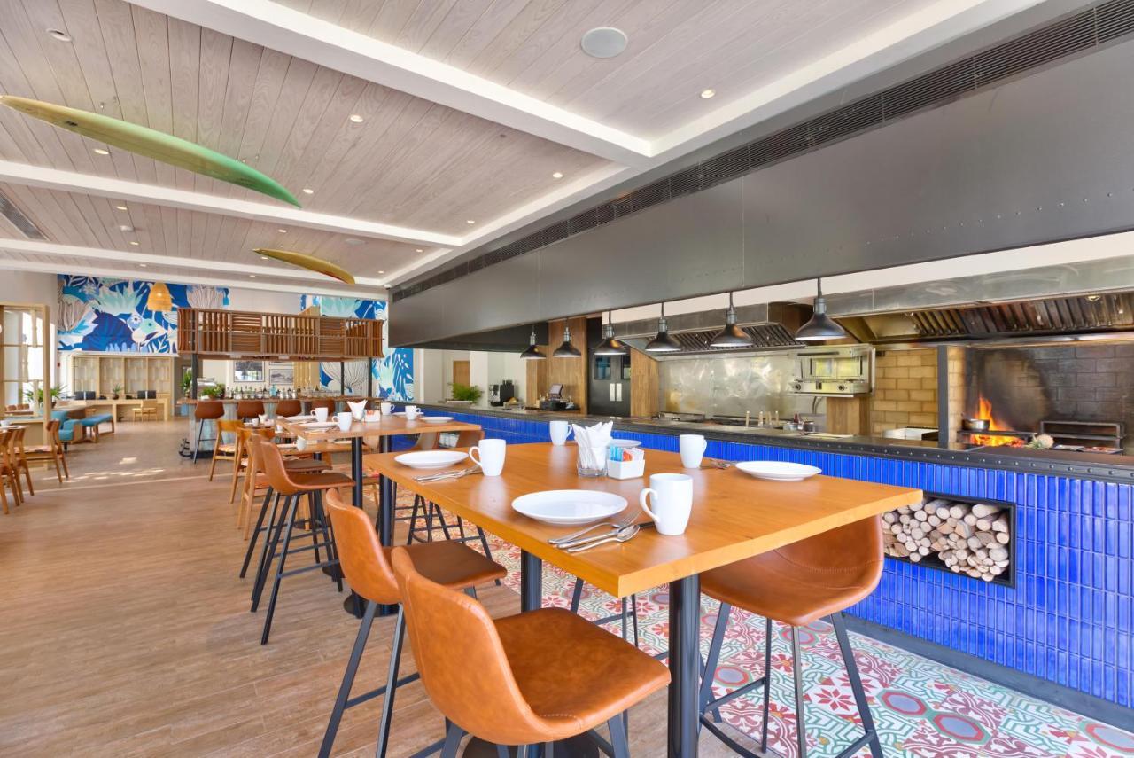 Outrigger Surin Beach Resort - Sha Extra Plus Exterior foto The Kitchen Table