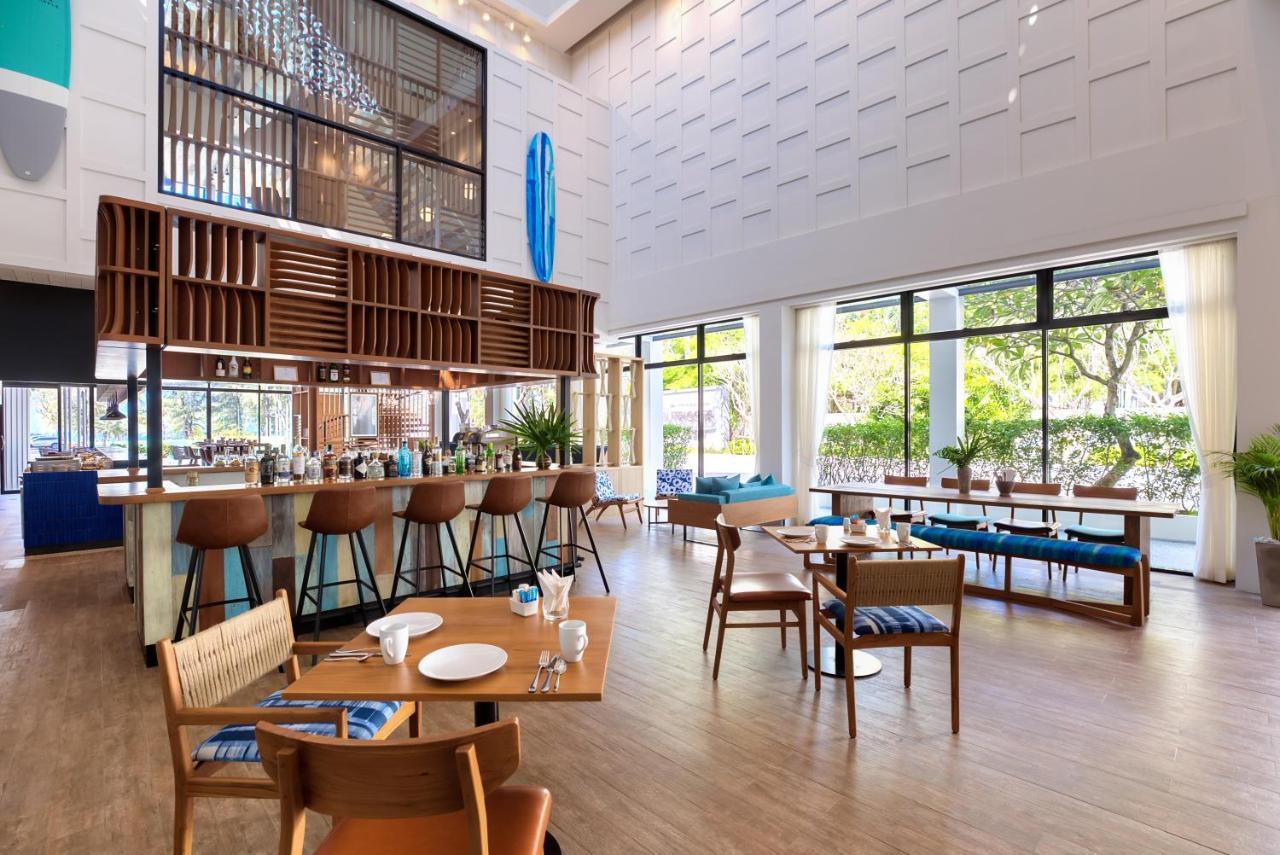 Outrigger Surin Beach Resort - Sha Extra Plus Exterior foto The Beach