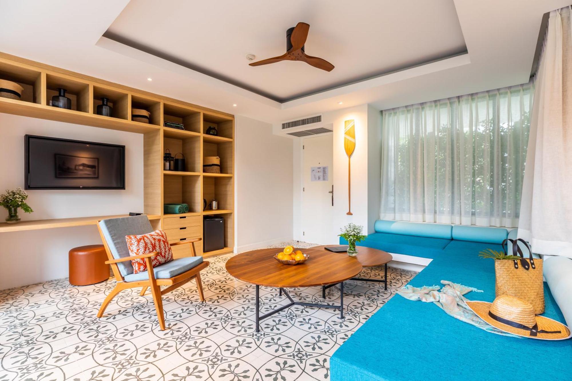 Outrigger Surin Beach Resort - Sha Extra Plus Cameră foto A suite at the hotel