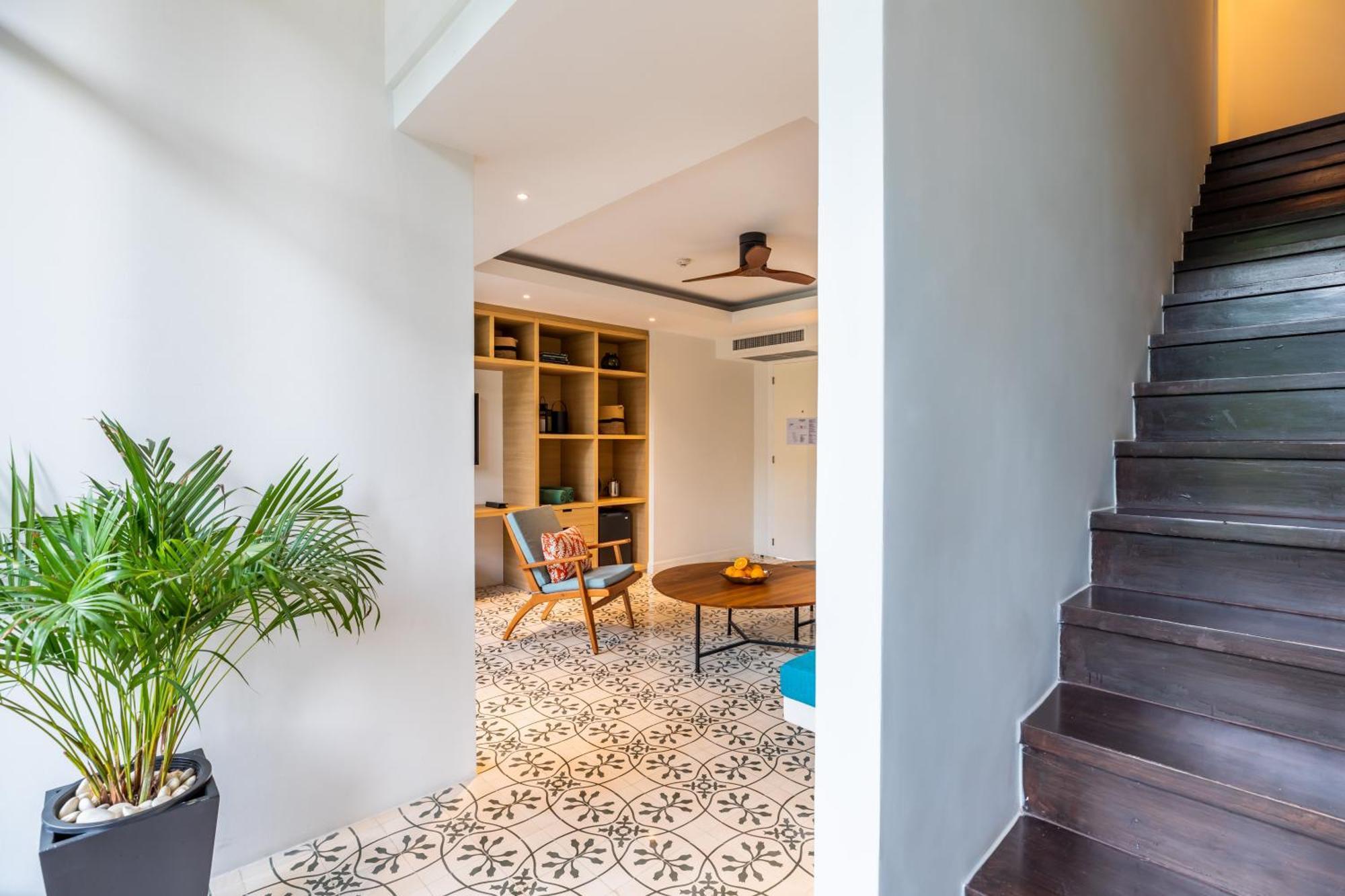 Outrigger Surin Beach Resort - Sha Extra Plus Cameră foto Interior of the house